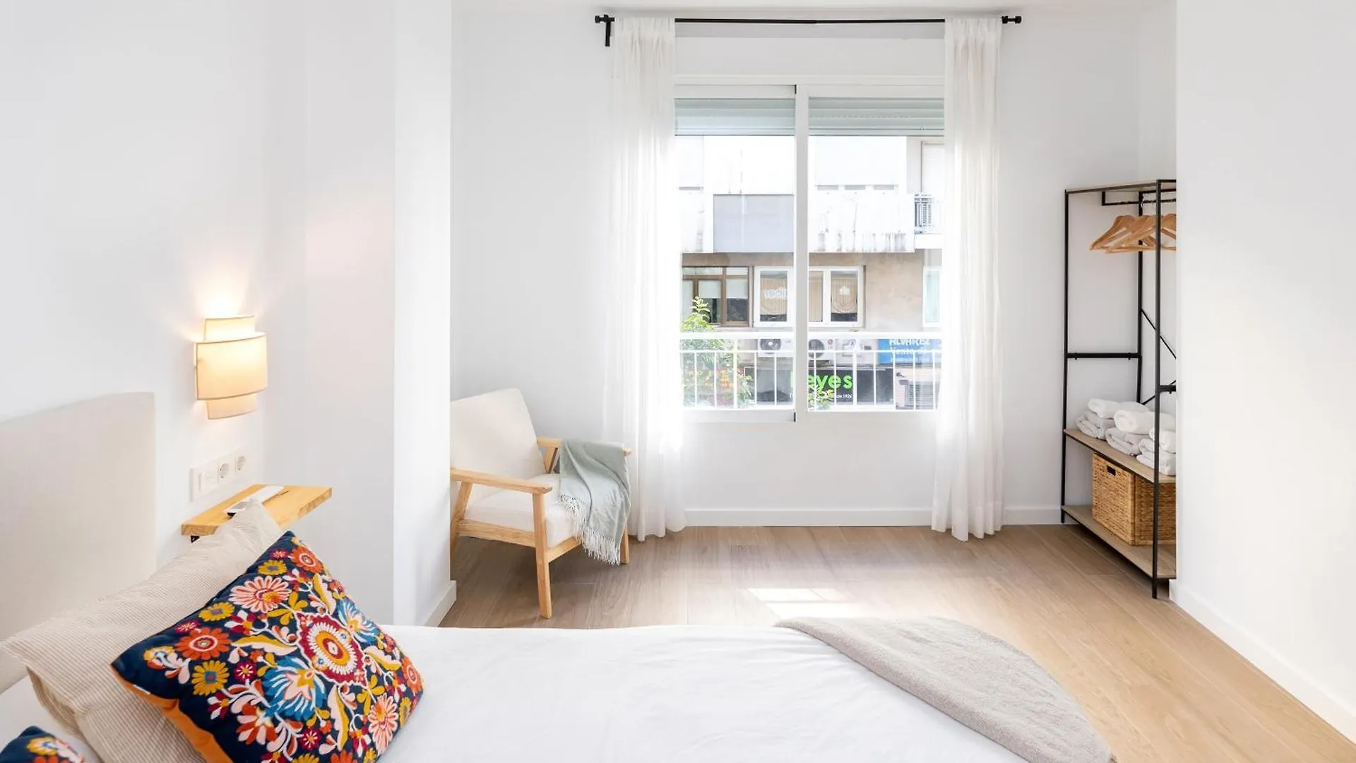 Apartamentos En El Corazon De Granada Spain